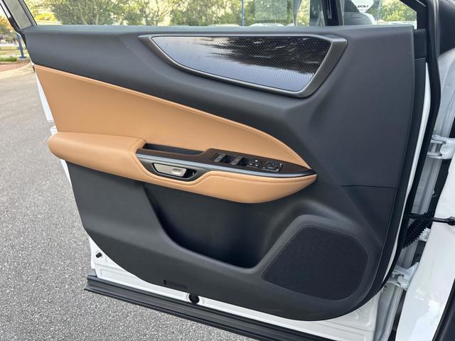 2026 Lexus NX 350h photo 24